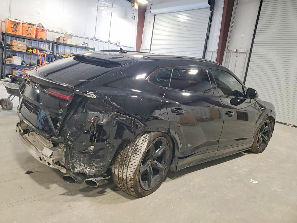 2019 Lamborghini Urus VIN ZPBUA1ZL6KLA04680 COPART salvage auction — Rear End, TX - SALVAGE TITLE-FLOOD DAMAGE, sold $72,500 on 2026-06-25 (photo 3)