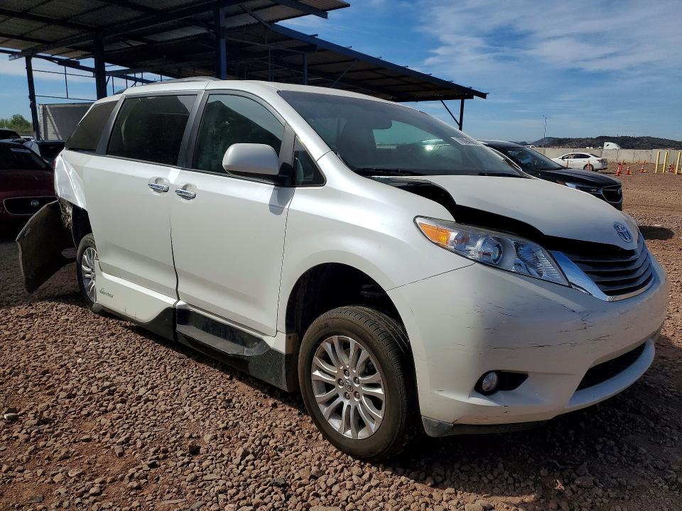 2015 Toyota Sienna VIN 5TDYK3DC2FS667984 COPART salvage auction — REAR END, ID - SALVAGE CERTIFICATE OF TITLE, sold $300 on 2026-07-28 (photo 4)