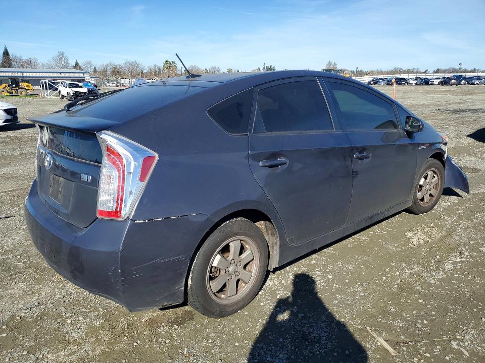2014 Toyota Prius VIN JTDKN3DU0E0386418 COPART salvage auction — FRONT END, Salvage Title, sold $2,650 on 2026-07-14 (photo 3)