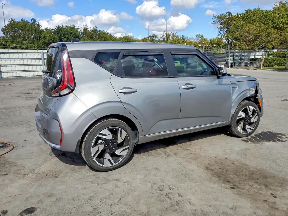 2025 Kia Soul VIN KNDJ53AU2S7946815 COPART salvage auction — SIDE, Id - Salvage Certificate Of Title, sold $15 on 2026-07-08 (photo 3)