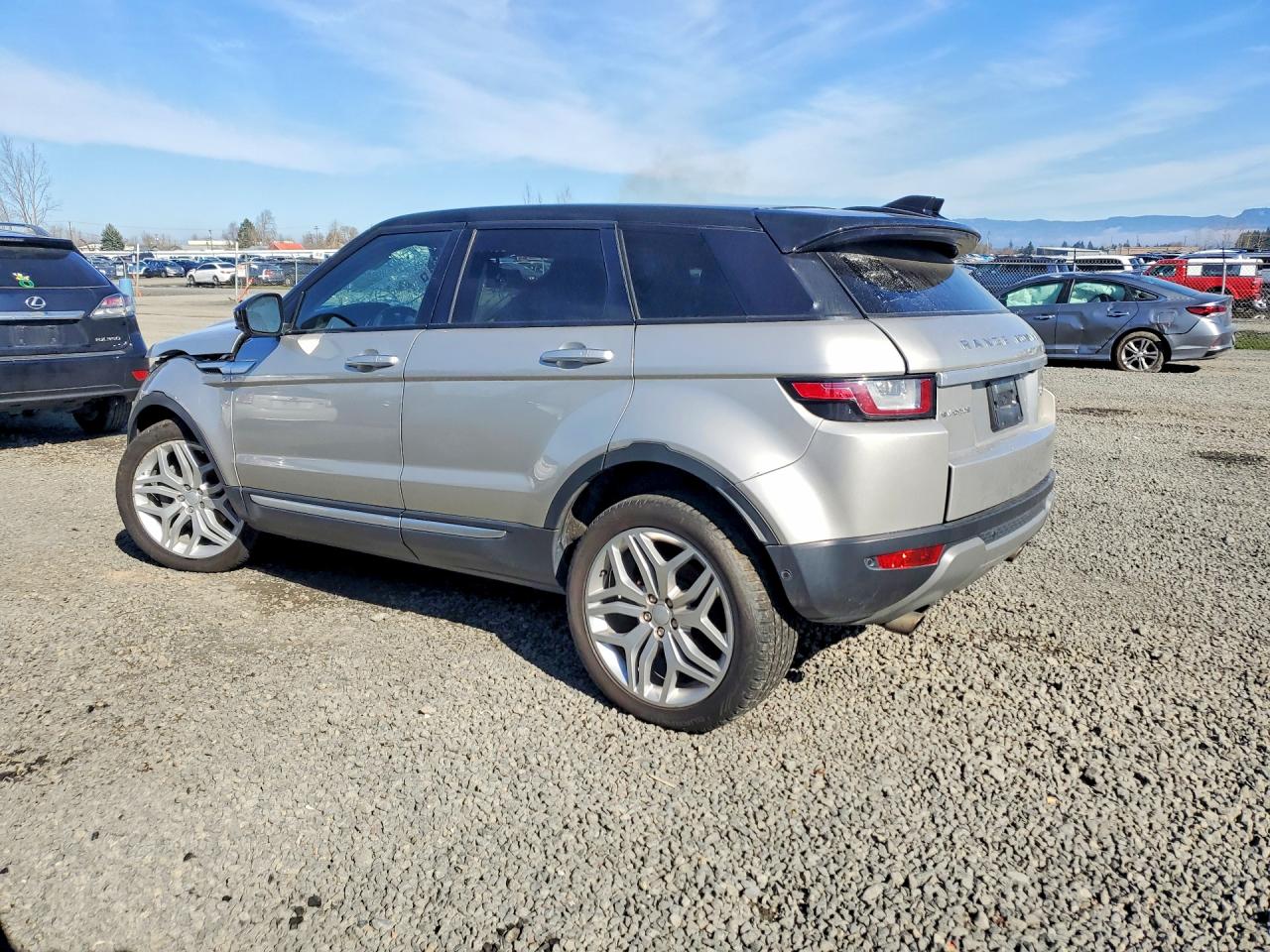2017 Land rover RANGE ROVER VIN SALVR2BG9HH195832 COPART salvage auction — Front End, WA - VEHICLE CERT OF OWNERSHIP-TITL, sold $975 on 2026-07-03 (photo 2)