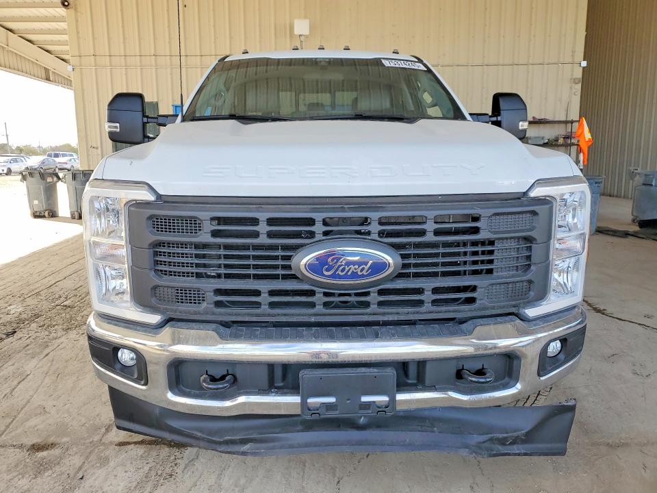 2025 Ford F-350 super duty VIN 1FT8W3DT5SED00730 COPART salvage auction — Water/Flood, FL - CERTIFICATE OF DESTRUCTION, sold $29,750 on 2026-04-15 (photo 5)