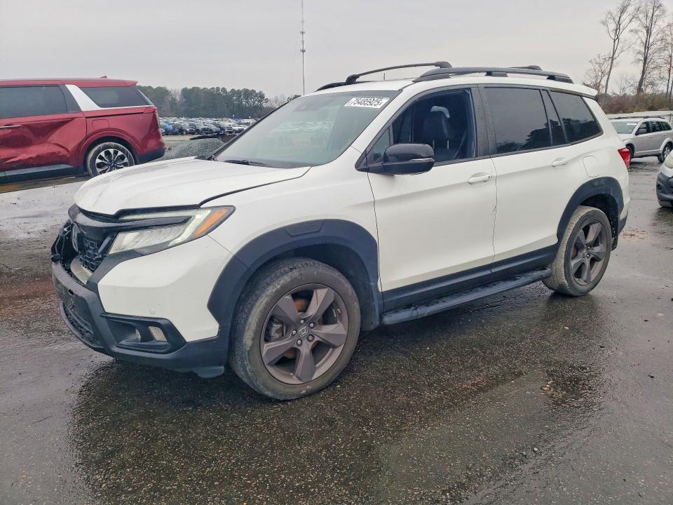 2020 Honda Passport VIN 5FNYF8H99LB000930 — COPART salvage auction photo