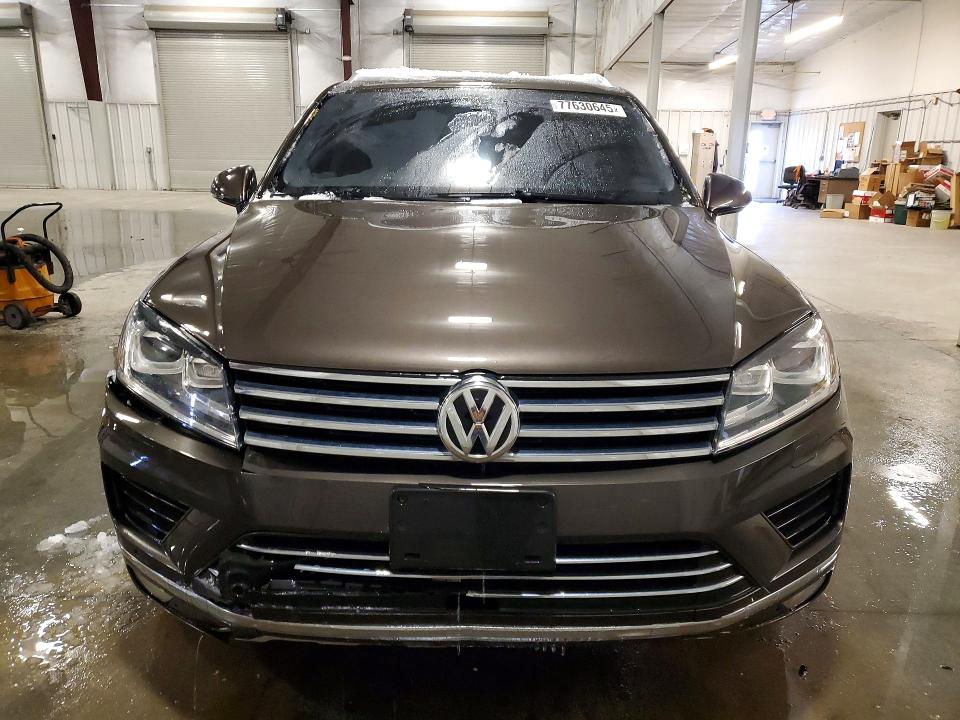 2015 Volkswagen Touareg VIN WVGEF9BP8FD006824 COPART salvage auction — FRONT END, Mn - Certificate Of Title (P), sold $3,900 on 2026-07-06 (photo 5)