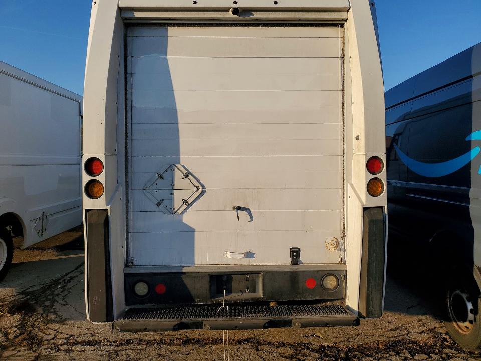 2012 Isuzu Reach VIN JALB4T176C7W00476 COPART salvage auction — NORMAL WEAR, Il - Certificate Of Title, sold $2,150 on 2026-07-08 (photo 6)
