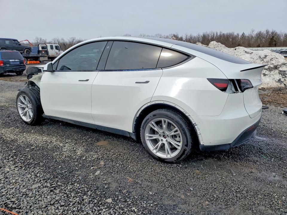2023 Tesla Model y VIN 7SAYGDEE7PF685638 COPART salvage auction — FRONT END, Nj - Cert Of Title-Salvage, sold $12,500 on 2026-07-17 (photo 2)