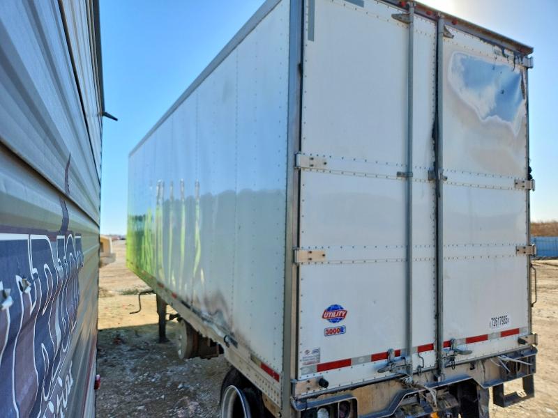 2023 Utility 16 trailer VIN 1UYVS1282P2686907 COPART salvage auction — BURN, NE - CERT OF TITLE-SALVAGE, sold $2,400 on 2026-07-30 (photo 3)