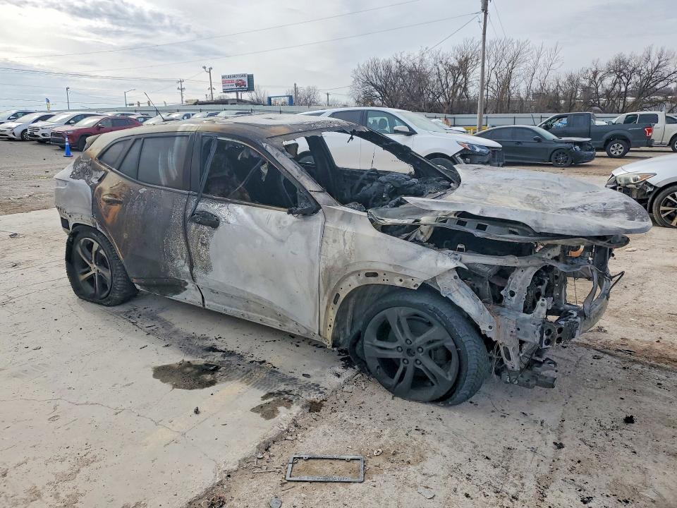 2024 Chevrolet Trax VIN KL77LGE20RC083642 COPART salvage auction — BURN, Ok - Certificate Of Title-Junked, sold $125 on 2026-07-07 (photo 4)
