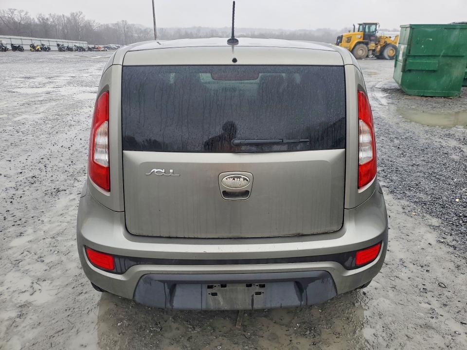 2013 Kia Soul VIN KNDJT2A56D7585746 COPART salvage auction — FRONT END, Fl - Dealer Only Clean Title, sold $375 on 2026-07-29 (photo 6)