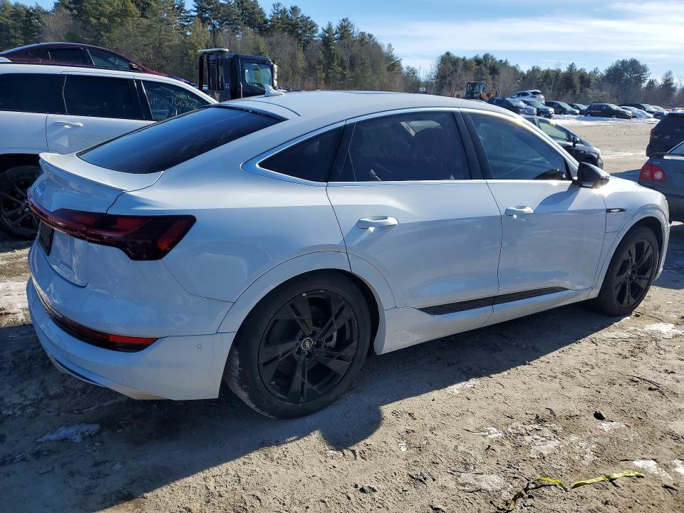 2022 Audi E-tron sportback VIN WA13AAGE3NB025787 COPART salvage auction — NORMAL WEAR, VA - CERT OF TITLE - SALVAGE, sold $17,800 on 2026-08-06 (photo 3)