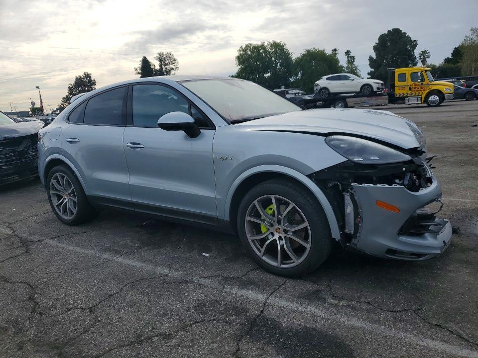2022 Porsche Cayenne VIN WP1BE2AY8NDA51058 COPART salvage auction — Front End, Salvage Title, sold $28,250 on 2026-03-03 (photo 4)