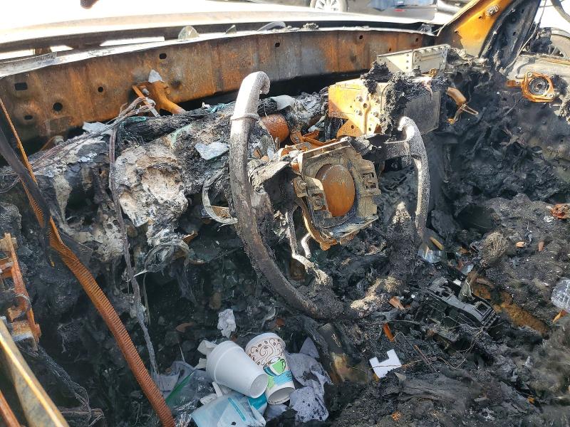2015 Toyota Tacoma VIN 5TFJX4GN4FX047119 COPART salvage auction — BURN, Tx - Nonrepairable Title, sold $575 on 2026-07-31 (photo 8)
