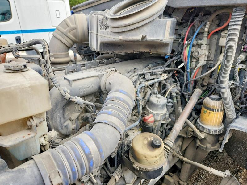2015 Peterbilt tractor VIN 1XPBDP9X6FD293179 COPART salvage auction — NORMAL WEAR, SC - CERTIFICATE OF TITLE, sold $3,300 on 2026-07-29 (photo 7)