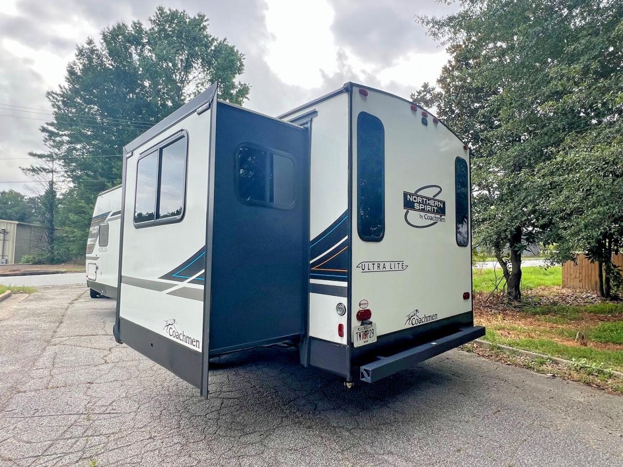 2023 Coachmen All models VIN 5ZT2SBTB7PS046174 COPART salvage auction — Rear End, GA - CERTIFICATE OF TITLE (P), sold $7,100 on 2026-04-09 (photo 3)
