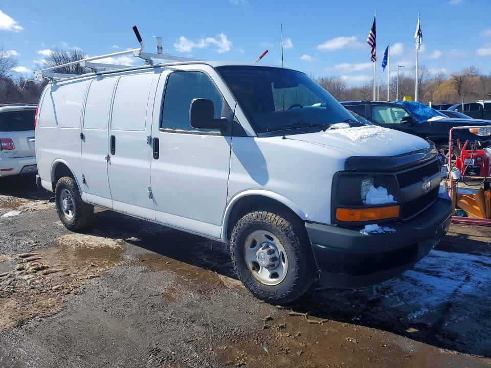 2017 Chevrolet Express 2500 VIN 1GCWGAFF3H1337078 COPART salvage auction — MINOR DENT/SCRATCHES, Ny - Certificate Of Title, sold $2,900 on 2026-07-09 (photo 4)