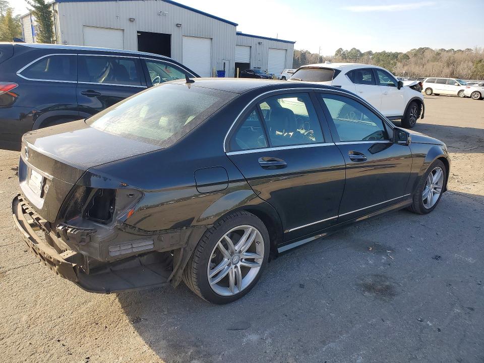 2014 Mercedes-benz C-klasse VIN WDDGF4HBXEA932093 COPART salvage auction — REAR END, Ga - Cert Of Title-Salvage Court Or, sold $1,150 on 2026-07-16 (photo 3)