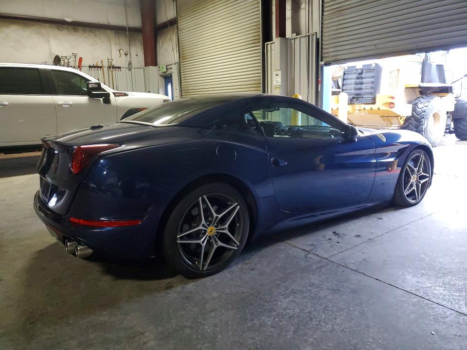 2017 Ferrari California t VIN ZFF77XJA4H0226114 COPART salvage auction — WATER/FLOOD, Fl - Cert Of Title-Slvg Rebld Flood, sold $42,750 on 2026-07-28 (photo 3)
