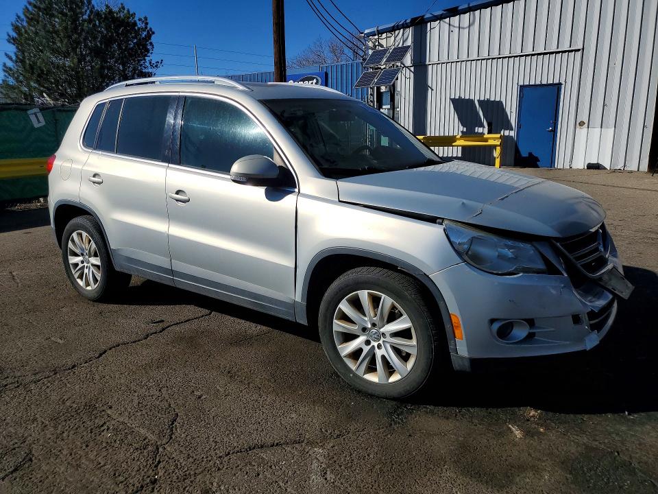 2010 Volkswagen Tiguan VIN WVGBV7AX6AW508188 COPART salvage auction — FRONT END, Co - Salvage Title, sold $500 on 2026-07-02 (photo 4)
