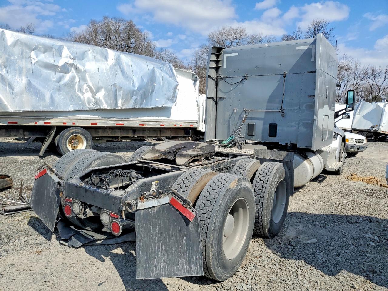 2019 Peterbilt 579 VIN 1XPBDP9X1KD605158 COPART salvage auction — All Over, OK - CERT OF TITLE-SALVAGE, sold $6,200 on 2026-06-25 (photo 4)