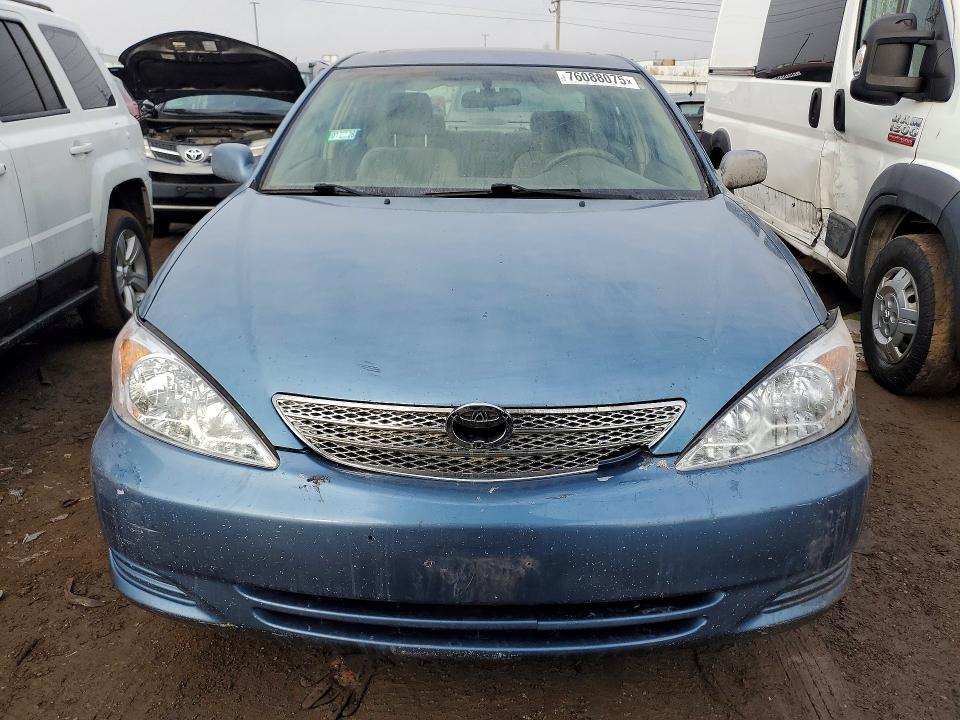 2004 Toyota Camry VIN 4T1BE30KX4U844442 COPART salvage auction — FRONT END, Il - Certificate Of Title, sold $425 on 2026-07-09 (photo 5)