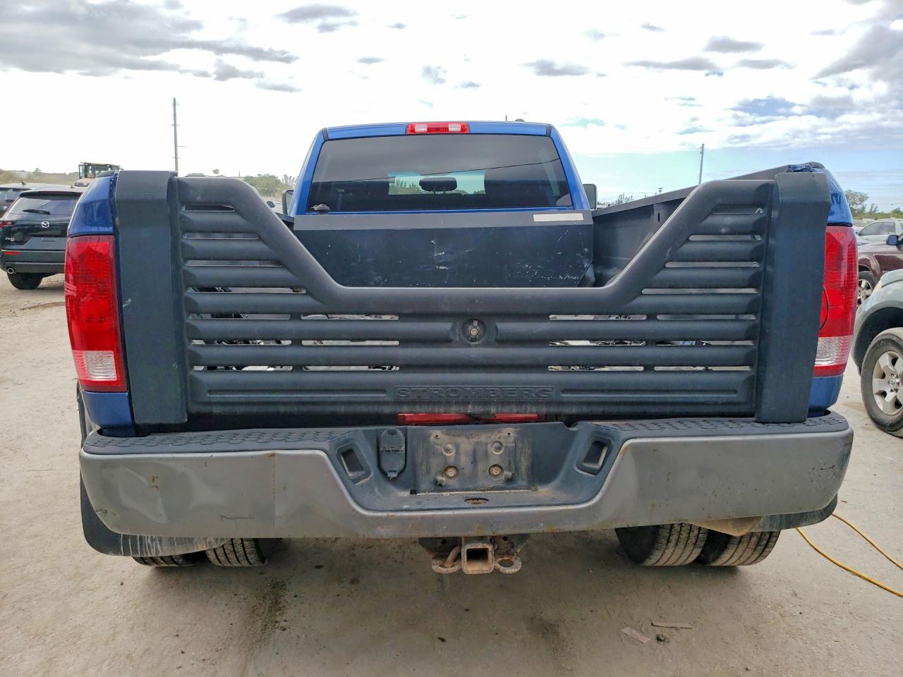 2011 Dodge Ram 3500 VIN 3D73Y4CL0BG512557 COPART salvage auction — Side, ON - PERMIT NO BRAND - UNFIT, sold $2,000 on 2026-06-01 (photo 6)