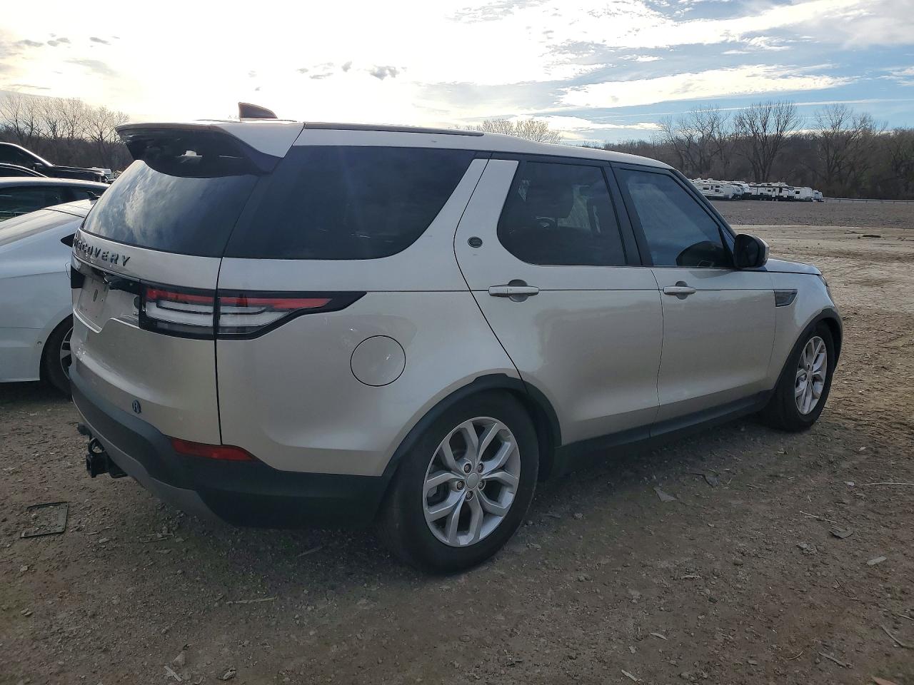 2017 Land Rover Discovery VIN SALRGBBVXHA037322 COPART salvage auction — Minor Dent/Scratches, KS - CERTIFICATE OF TITLE, sold $775 on 2026-07-02 (photo 3)