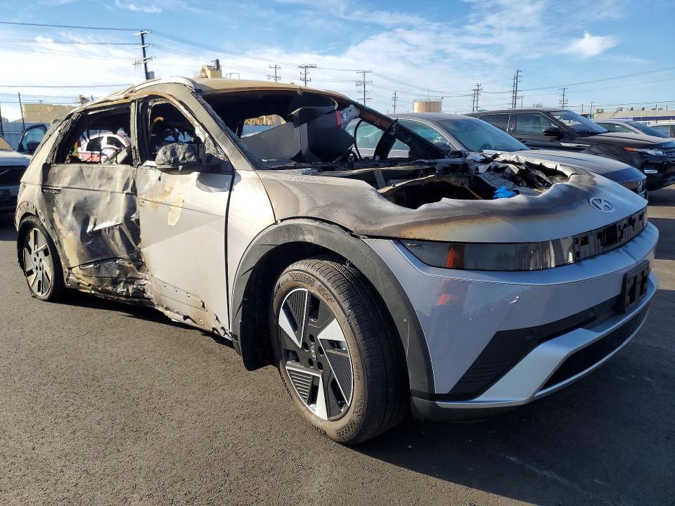 2025 Hyundai Ioniq 5 VIN 7YAKN4DA7SY023969 COPART salvage auction — BURN, CA - NON-REPAIRABLE VEHICLE CERT, sold $225 on 2026-07-20 (photo 4)