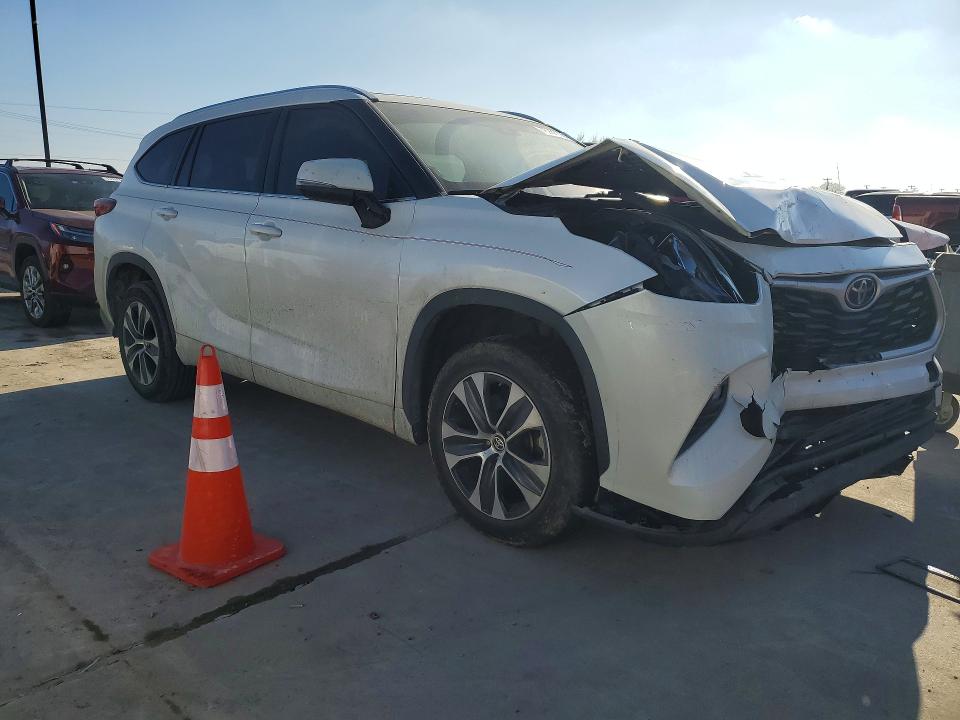 2020 Toyota Highlander VIN 5TDGZRAH4LS021836 COPART salvage auction — FRONT END, Tx - Salvage Vehicle Title, sold $12,400 on 2026-07-20 (photo 4)