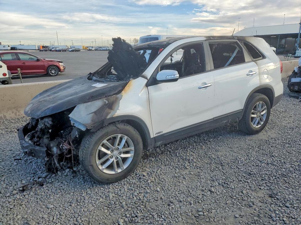 2015 Kia Sorento VIN 5XYKTCA67FG559603 COPART salvage auction — BURN, Co - Salvage Title, sold $275 on 2026-07-28 (photo 1)