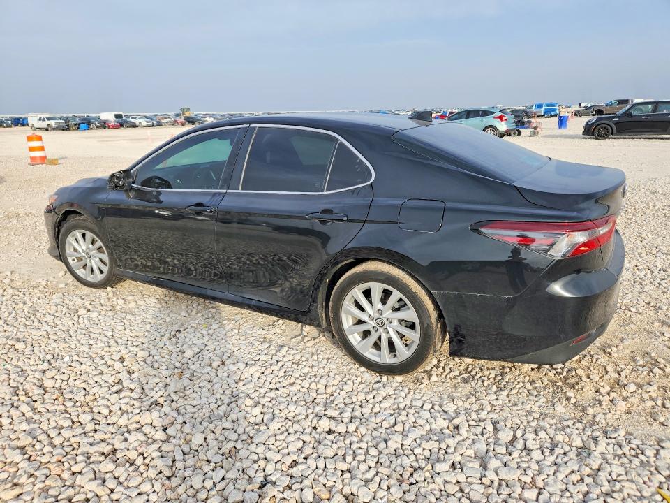 2022 Toyota Camry VIN 4T1C11AK0NU045337 COPART salvage auction — SIDE, Tx - Salvage Vehicle Title, sold $6,100 on 2026-07-02 (photo 2)