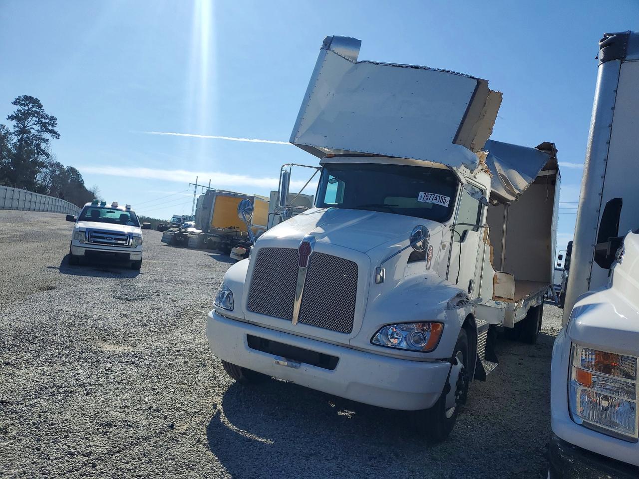 2021 Kenworth Medium Duty/box Trucks VIN 2NKHHM6X0MM446289 — COPART salvage auction photo