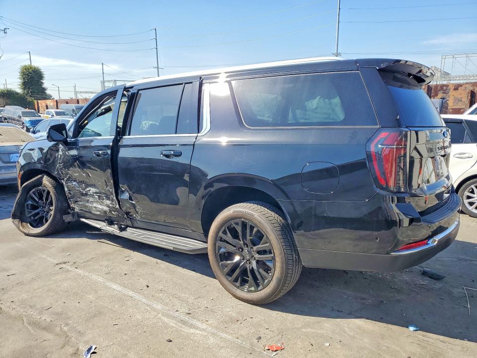 2025 Chevrolet Suburban VIN 1GNS5BRD8SR334293 COPART salvage auction — SIDE, Salvage Title, sold $31,250 on 2026-07-31 (photo 2)