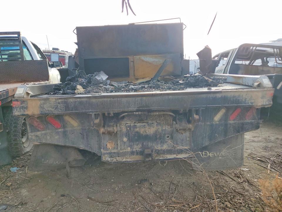 2015 Ram 3500 VIN 3C7WRTAL3FG638213 COPART salvage auction — BURN, Ks - Non-Repairable Vehicle Certifi, sold $100 on 2026-07-22 (photo 6)