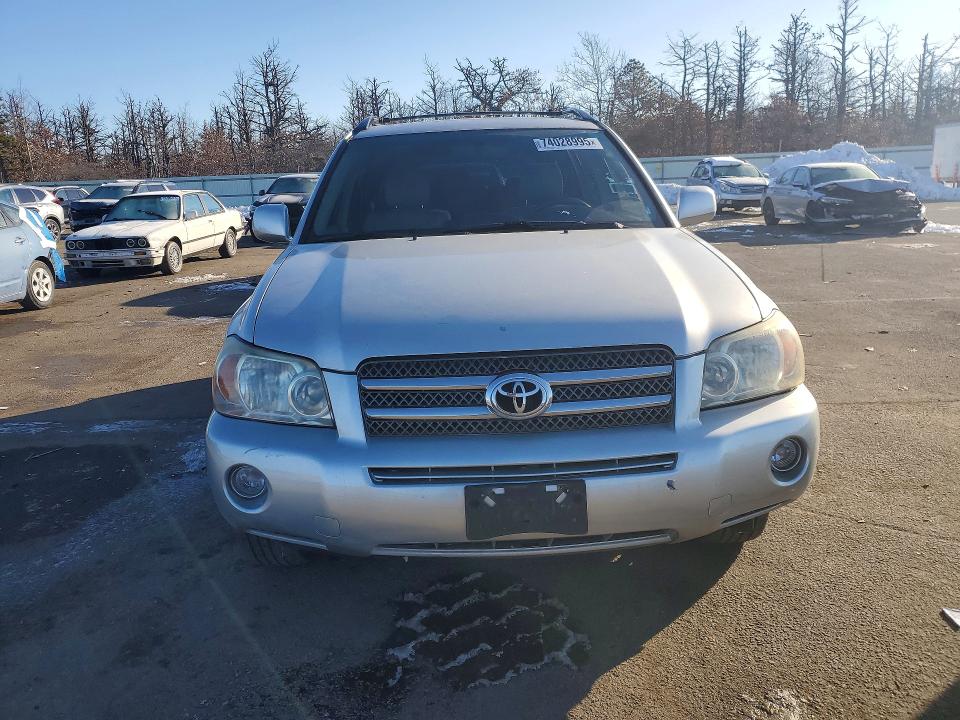 2006 Toyota Highlander hybrid VIN JTEEW21A460022207 COPART salvage auction — MINOR DENT/SCRATCHES, Ny - Mv-37 Statement Of Abnd Veh, sold $500 on 2026-07-27 (photo 5)