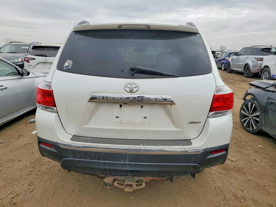2012 Toyota Highlander VIN 5TDBK3EH9CS120710 COPART salvage auction — MINOR DENT/SCRATCHES, Fl - Certificate Of Title, sold $4,300 on 2026-07-28 (photo 6)