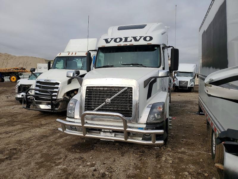 2007 Volvo VIN 4V4NC9GH07N458023 COPART salvage auction — SIDE, Il - Salvage Certificate, sold $450 on 2026-07-23 (photo 2)