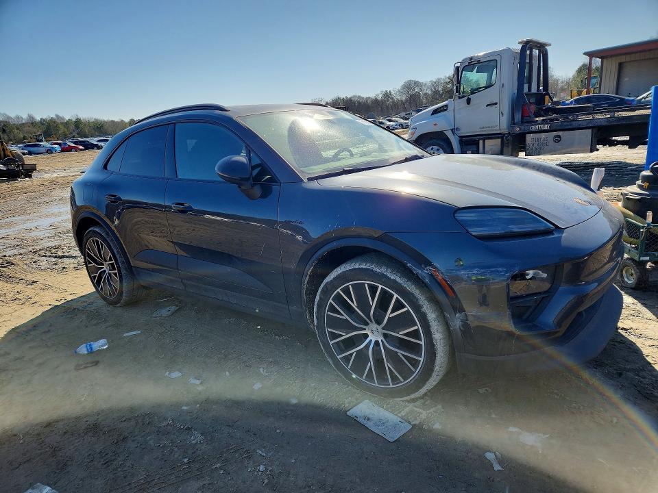 2025 Porsche Macan VIN WP1AA2XA5SL002111 COPART salvage auction — Front End, DE - SALVAGE CERTIFICATE, sold $48,250 on 2026-06-30 (photo 4)