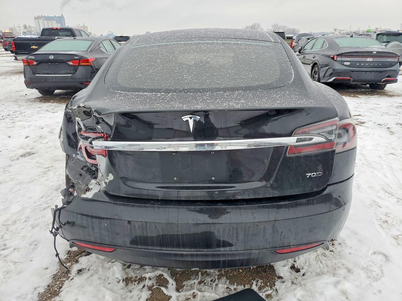 2015 Tesla Model s VIN 5YJSA1E27FF119731 COPART salvage auction — Rear End, IL - SALVAGE CERTIFICATE, sold $2,800 on 2026-04-08 (photo 6)