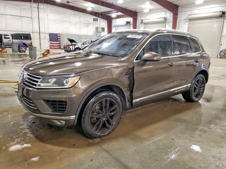 2015 Volkswagen Touareg VIN WVGEF9BP8FD006824 COPART salvage auction — FRONT END, Mn - Certificate Of Title (P), sold $3,900 on 2026-07-06 (photo 1)