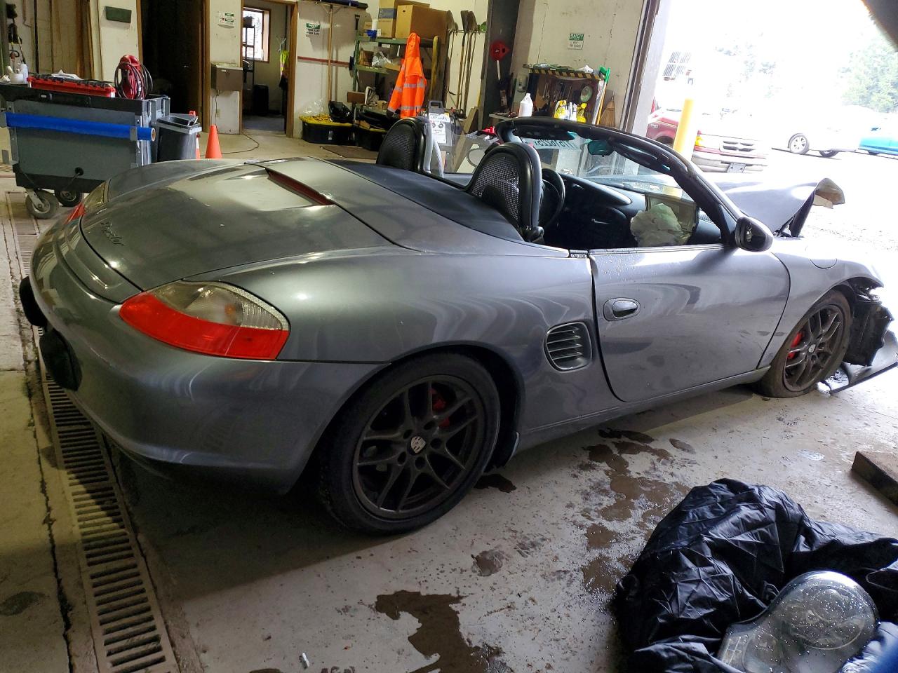 2003 Porsche Boxster VIN WP0CA29813U622764 COPART salvage auction — Front End, WA - VEHICLE CERT OF OWNERSHIP-TITL, sold $1,900 on 2026-06-30 (photo 3)