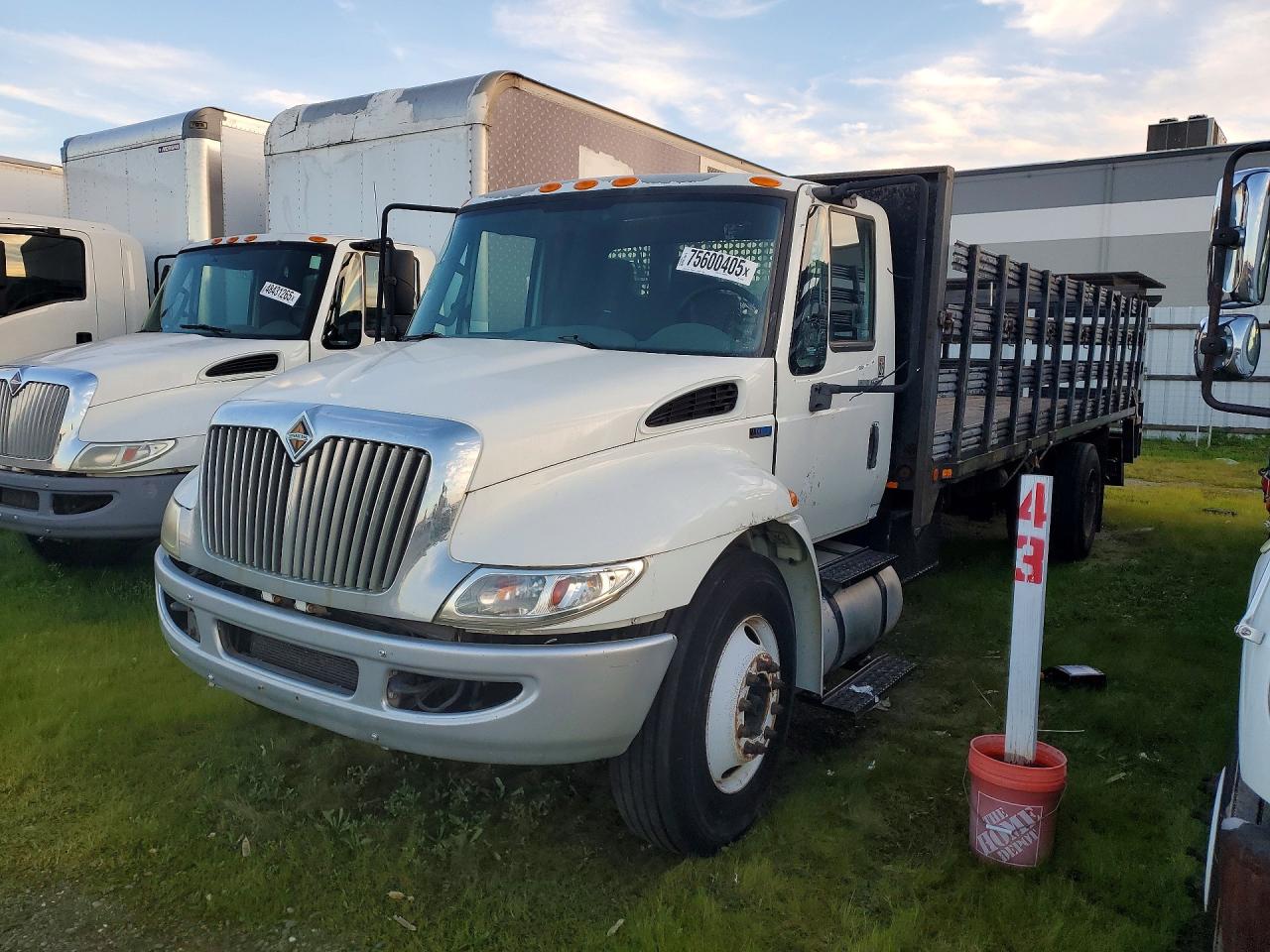 2013 International VIN 1HTMMAAL1DH183729 COPART salvage auction — Side, CA - DIS/DLR/EXP ONLY CLEAN TITLE, sold $100 on 2026-09-03 (photo 1)