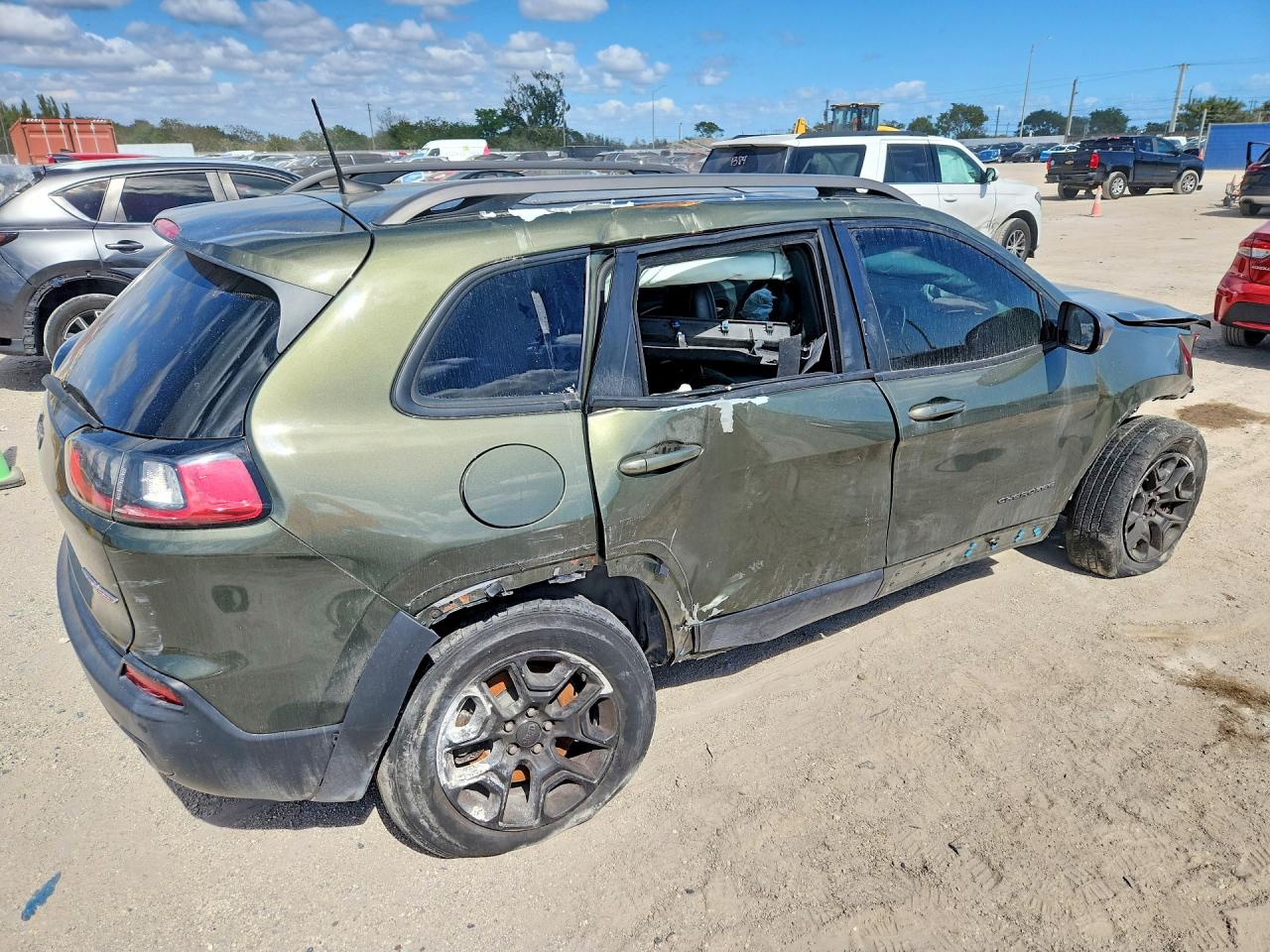 2019 Jeep Cherokee VIN 1C4PJMBX5KD169410 COPART salvage auction — Front End, FL - CERTIFICATE OF TITLE, sold $2,219 on 2026-06-26 (photo 3)