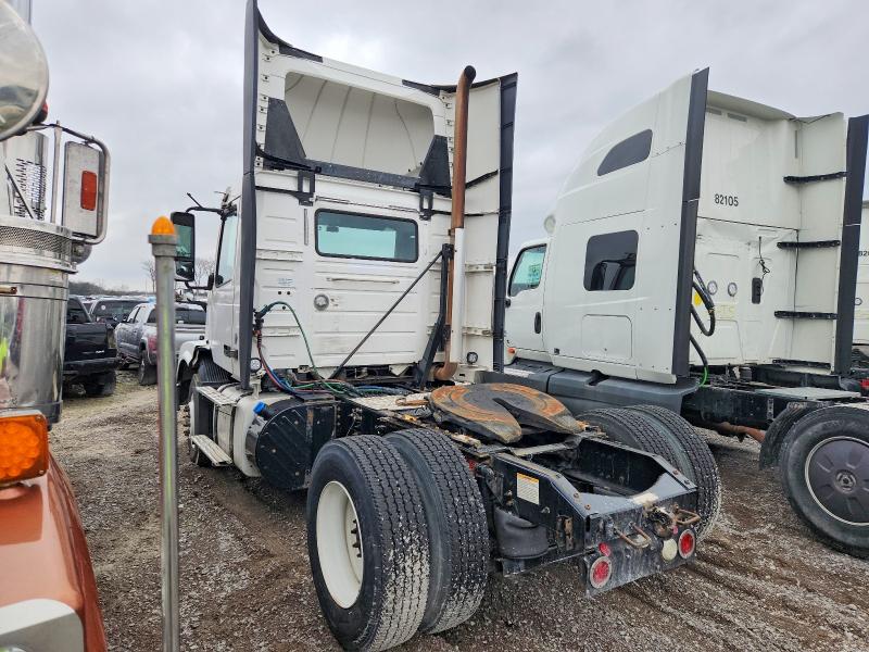 2017 Volvo VIN 4V4N39TG6HN988043 COPART salvage auction — NORMAL WEAR, In - Certificate Of Title, sold $5,000 on 2026-07-31 (photo 3)