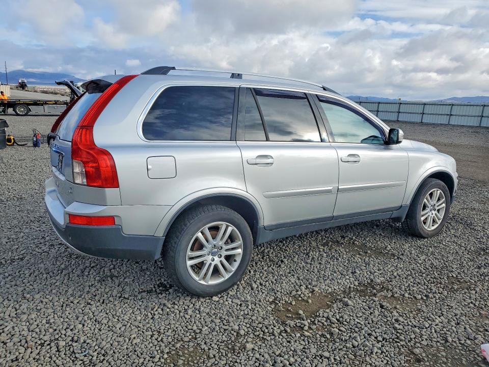 2010 Volvo Xc90 VIN YV4982CZ5A1552897 COPART salvage auction — MINOR DENT/SCRATCHES, Nv - Salvage Title, sold $90 on 2026-07-30 (photo 3)