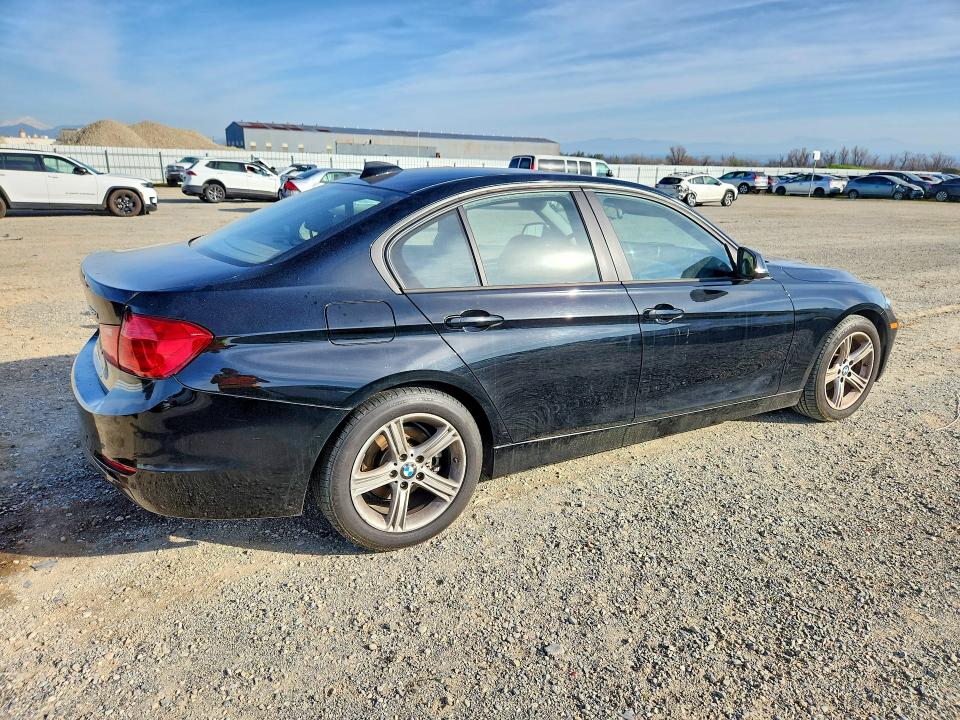2013 BMW 3er VIN WBA3A5G58DNP26459 COPART salvage auction — WATER/FLOOD, Ca - Salvage Certificate, sold $1,350 on 2026-07-10 (photo 3)