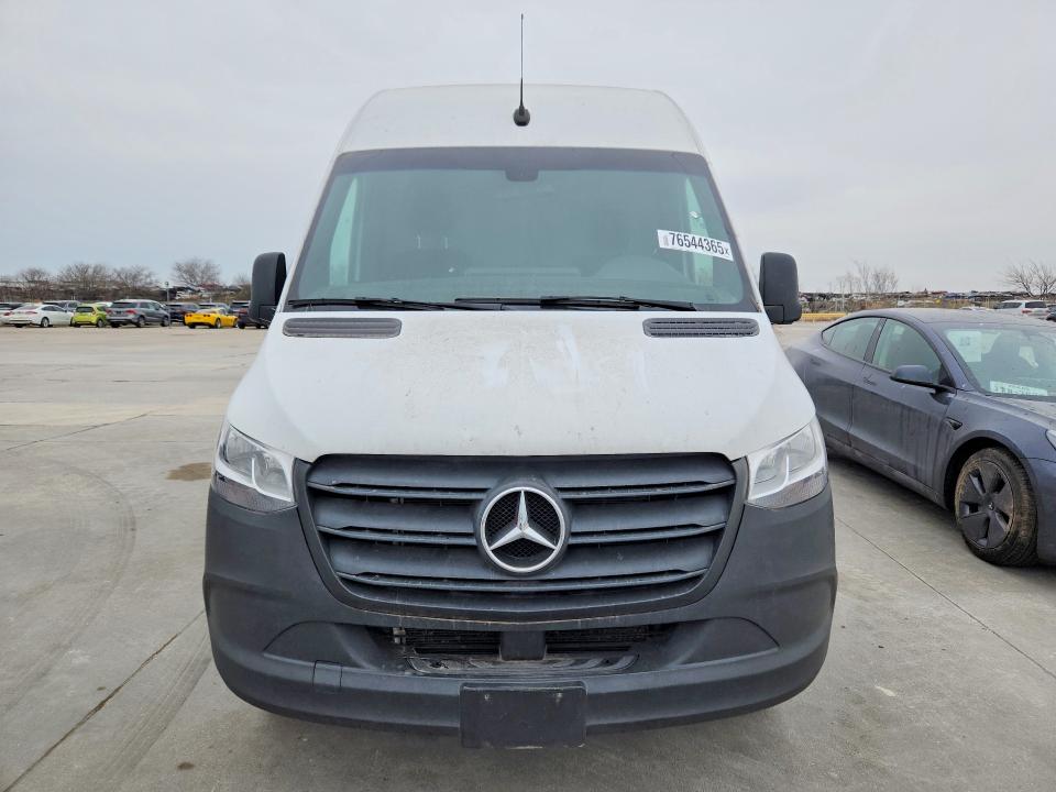 2024 Mercedes-benz VIN W1Y4NBHY9RT161379 COPART salvage auction — MINOR DENT/SCRATCHES, Il - Certificate Of Title, sold $18,300 on 2026-07-30 (photo 5)