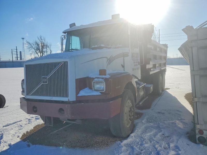 1998 Volvo VIN 4VHJDFPF6WN859999 COPART salvage auction — ALL OVER, IA - CERT OF TITLE-SALVAGE TITLE, sold $90 on 2026-07-30 (photo 2)