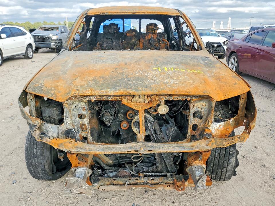 2015 Toyota Tacoma VIN 5TFJX4GN4FX047119 COPART salvage auction — BURN, Tx - Nonrepairable Title, sold $575 on 2026-07-31 (photo 5)
