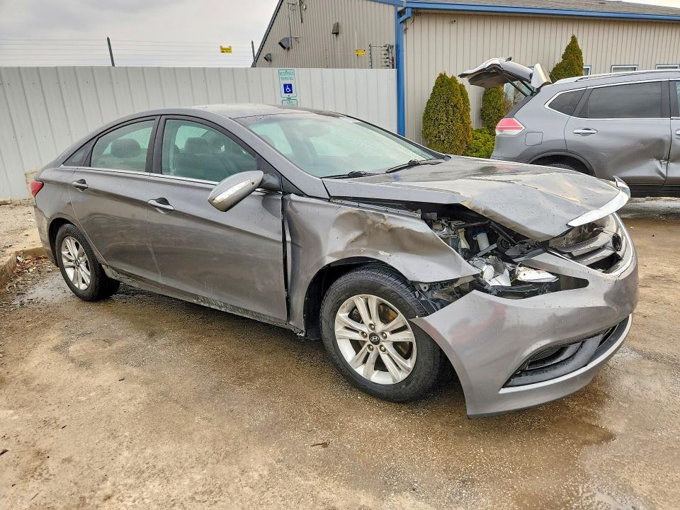 2014 Hyundai Sonata VIN 5NPEB4AC6EH904607 COPART salvage auction — FRONT END, Salvage Title, sold $475 on 2026-08-20 (photo 4)