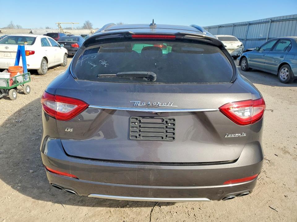 2017 Maserati Levante VIN ZN661XUS9HX252150 COPART salvage auction — MINOR DENT/SCRATCHES, Mo - Cert Of Title-Repossessed, sold $6,400 on 2026-07-03 (photo 6)